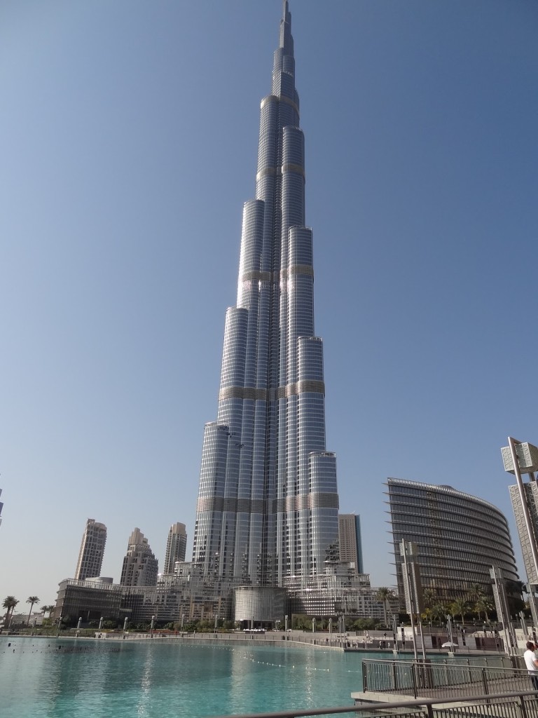 BURJ KHALIFA E SUAS ÁGUAS DANÇANTES – DUBAI